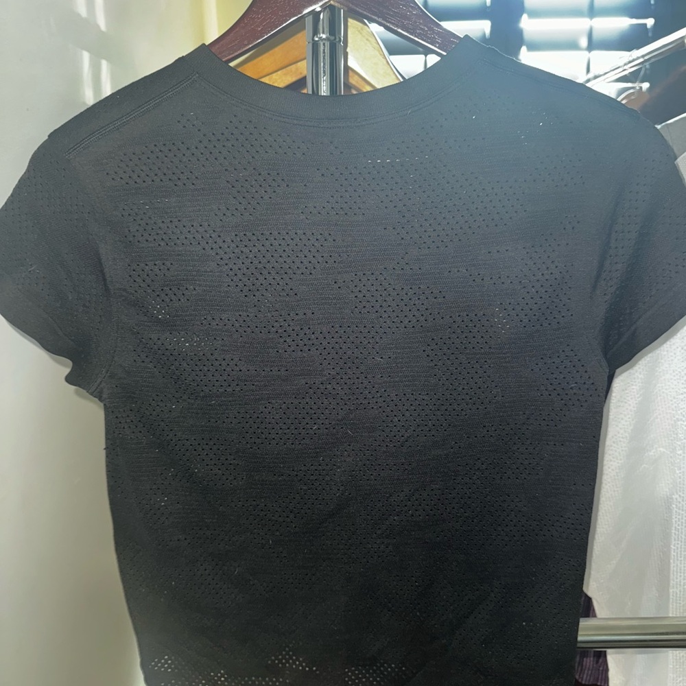 Lululemon - Short Sleeve Shirt